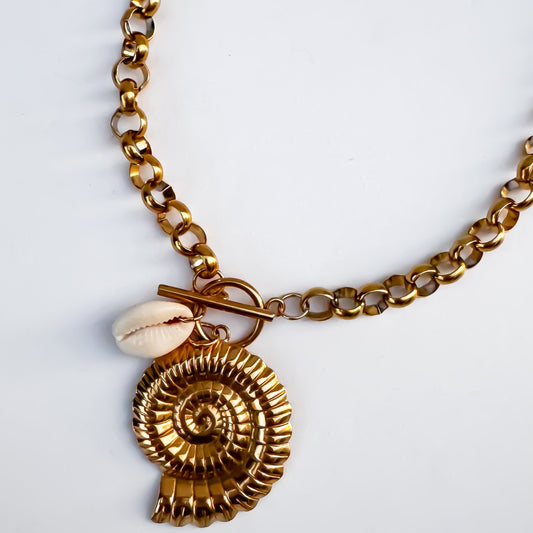 Colar Golden Shell